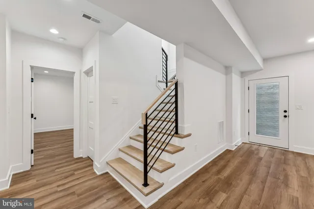 $8,800 | 5017 17th Street North, Arlington, VA 22207