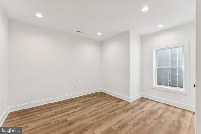 $8,800 | 5017 17th Street North, Arlington, VA 22207