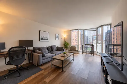 $2,237 | 55 West Chestnut Street, Unit 2106, Chicago, IL 60610