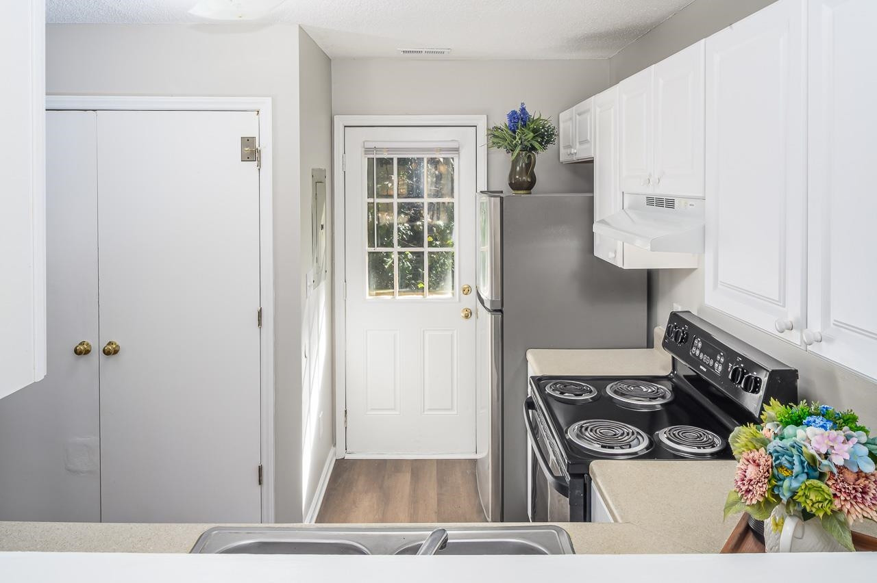 4232 Kaplan Drive Raleigh, NC 27606 - Photo 9 of 22 Photo 9