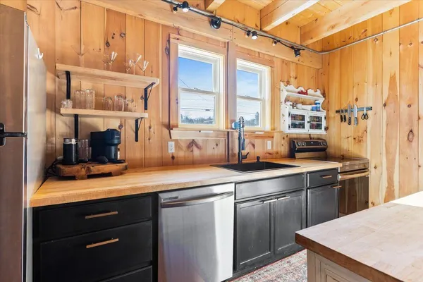 $352,000 | 19 Elm Street, Lancaster, NH 03584