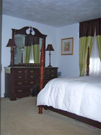 20 Donegal Road Peabody, MA 01960 - Photo 16 of 26 Gallery Image 16