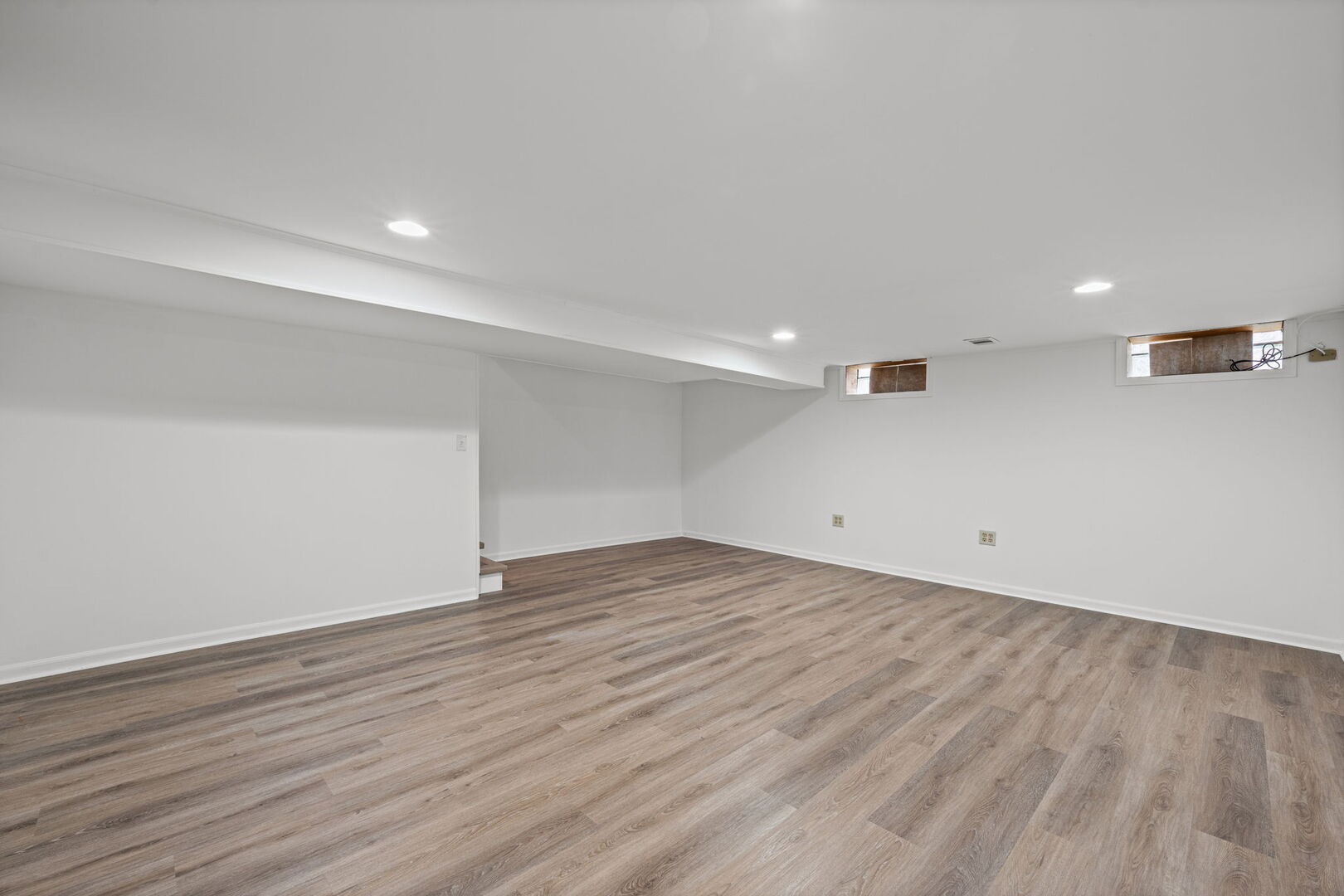 9543 Sumac Road, Unit G Des Plaines, IL 60016 - Photo 6 of 29 Gallery Image 6