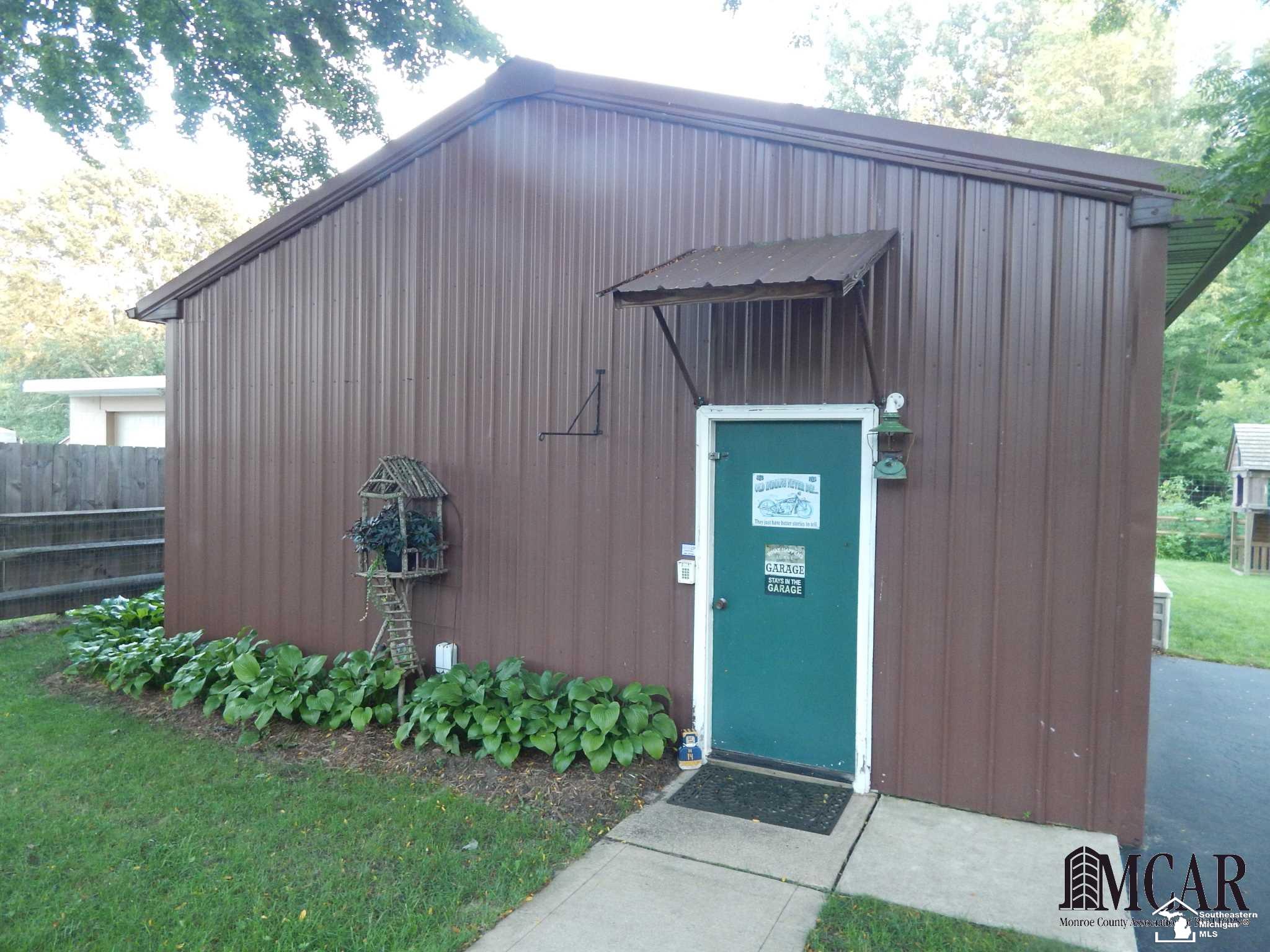 2755 West Temperance Road Temperance, MI 48182 - Photo 23 of 24 Pole Barn Entry