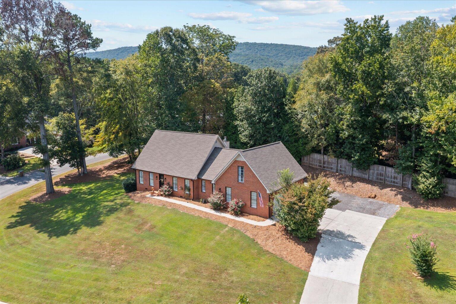 2654 Foxmore Circle Dalton, GA 30720 - Photo 4 of 54 04-4