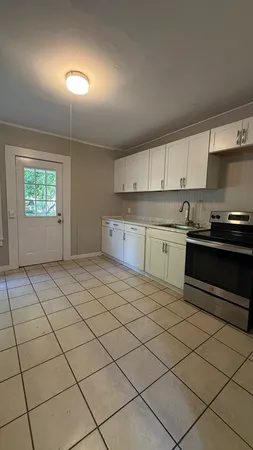 $2,100 | 14 C Street, Unit 1, Whitinsville, MA 01588