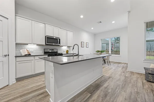 $369,990 | 1610 Happy Valley Street, Montgomery, TX 77316