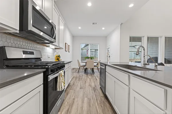 $369,990 | 1610 Happy Valley Street, Montgomery, TX 77316
