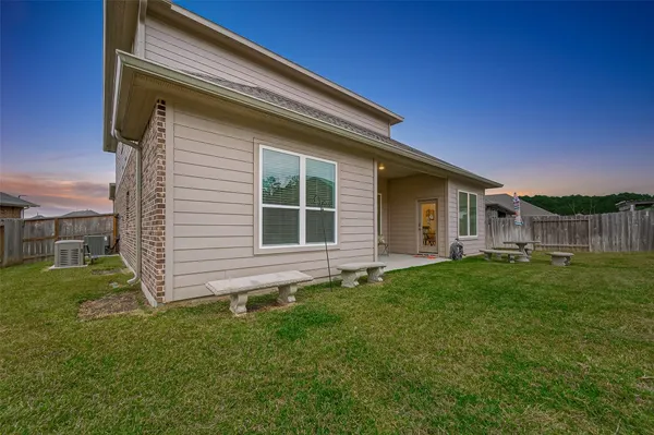 $369,990 | 1610 Happy Valley Street, Montgomery, TX 77316