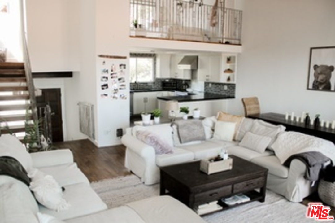 28362 Rey De Copas Lane Malibu, CA 90265 - Photo 4 of 17