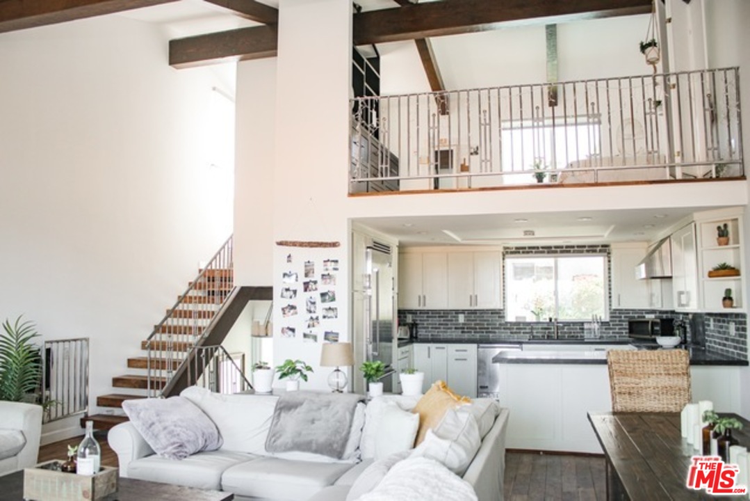 28362 Rey De Copas Lane Malibu, CA 90265 - Photo 6 of 17