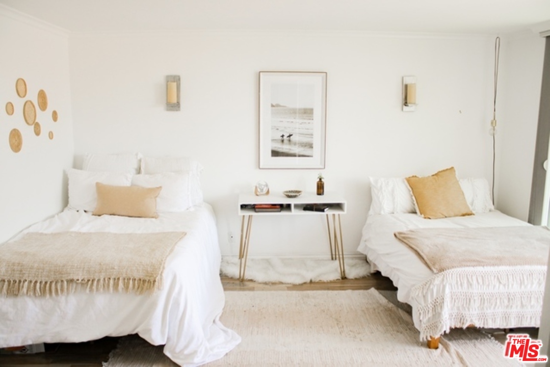 28362 Rey De Copas Lane Malibu, CA 90265 - Photo 8 of 17