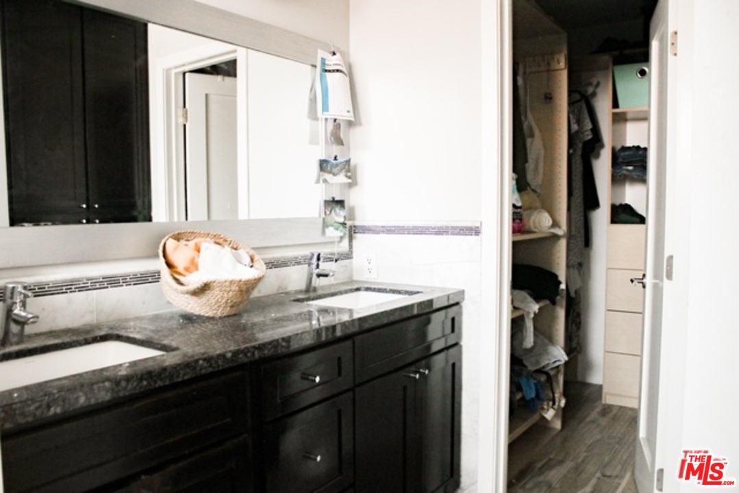 28362 Rey De Copas Lane Malibu, CA 90265 - Photo 10 of 17