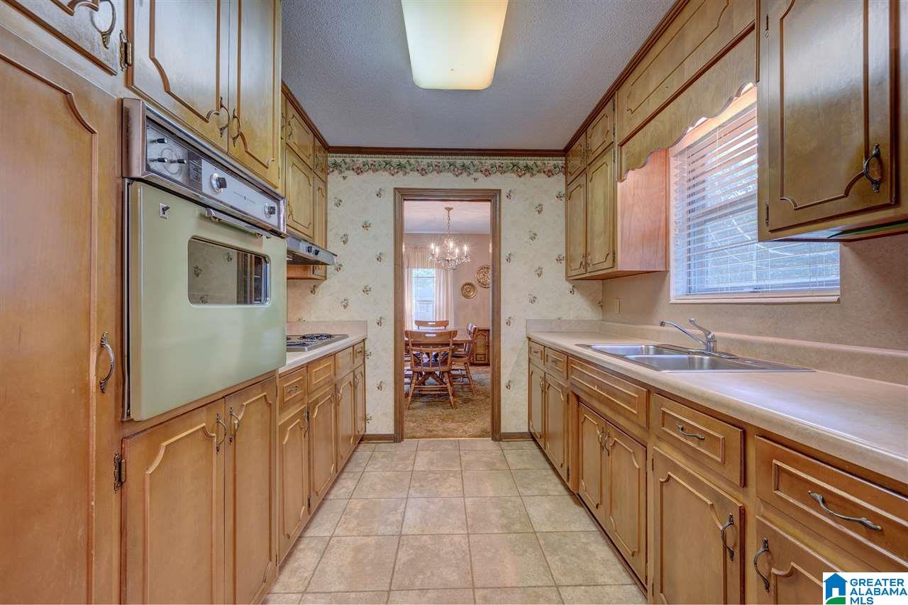 2015 Thornhill Road Fultondale, AL 35068 - Photo 7 of 21