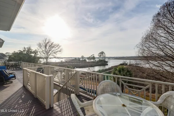 $649,000 | 957 North Shore Drive, Biloxi, MS 39532