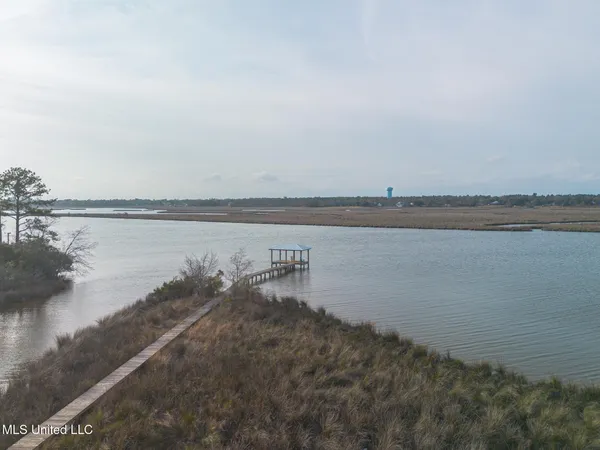 $649,000 | 957 North Shore Drive, Biloxi, MS 39532