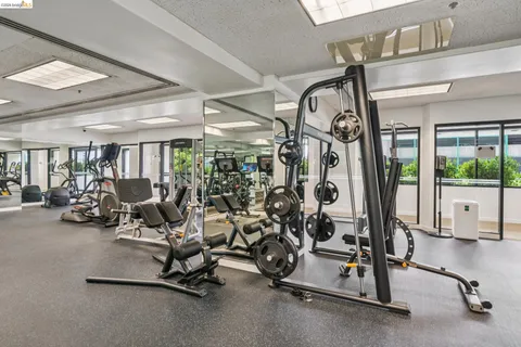 $495,000 | 6363 Christie Avenue, Unit 525, Emeryville, CA 94608