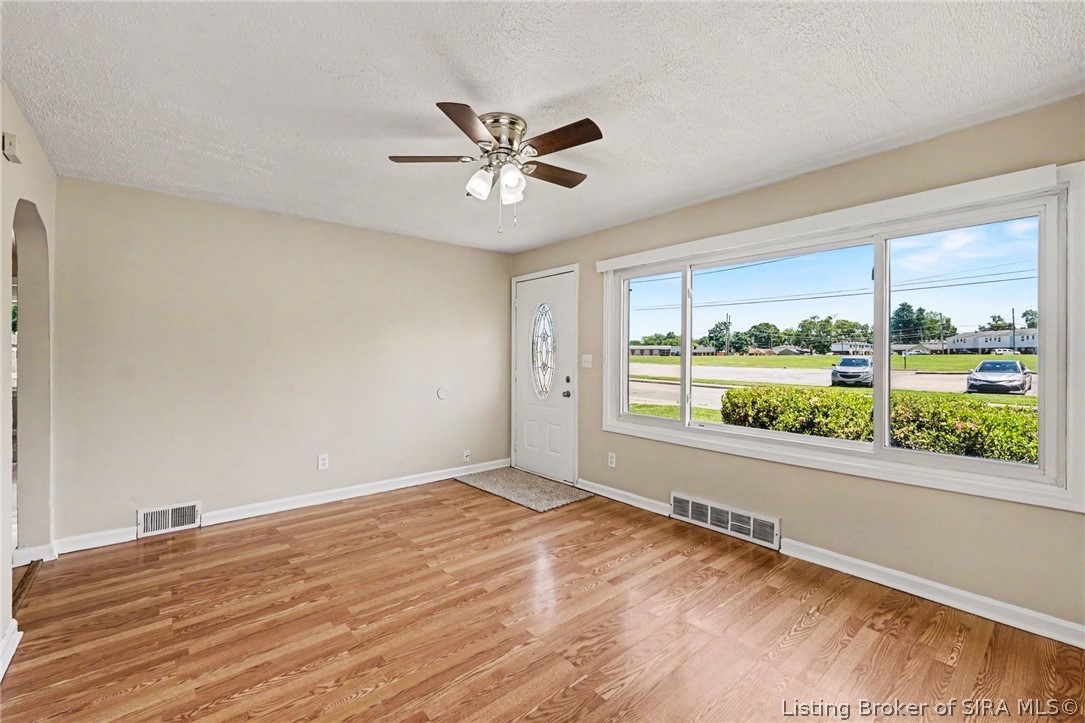 1219 Bono Road New Albany, IN 47150 - Photo 6 of 25