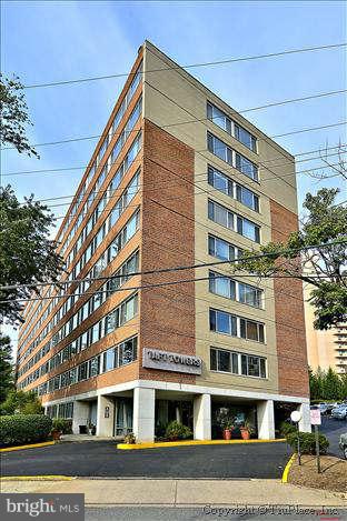 1210 North Taft Street, Unit 903 Arlington, VA 22201 - Photo 2 of 21 a front view of a building