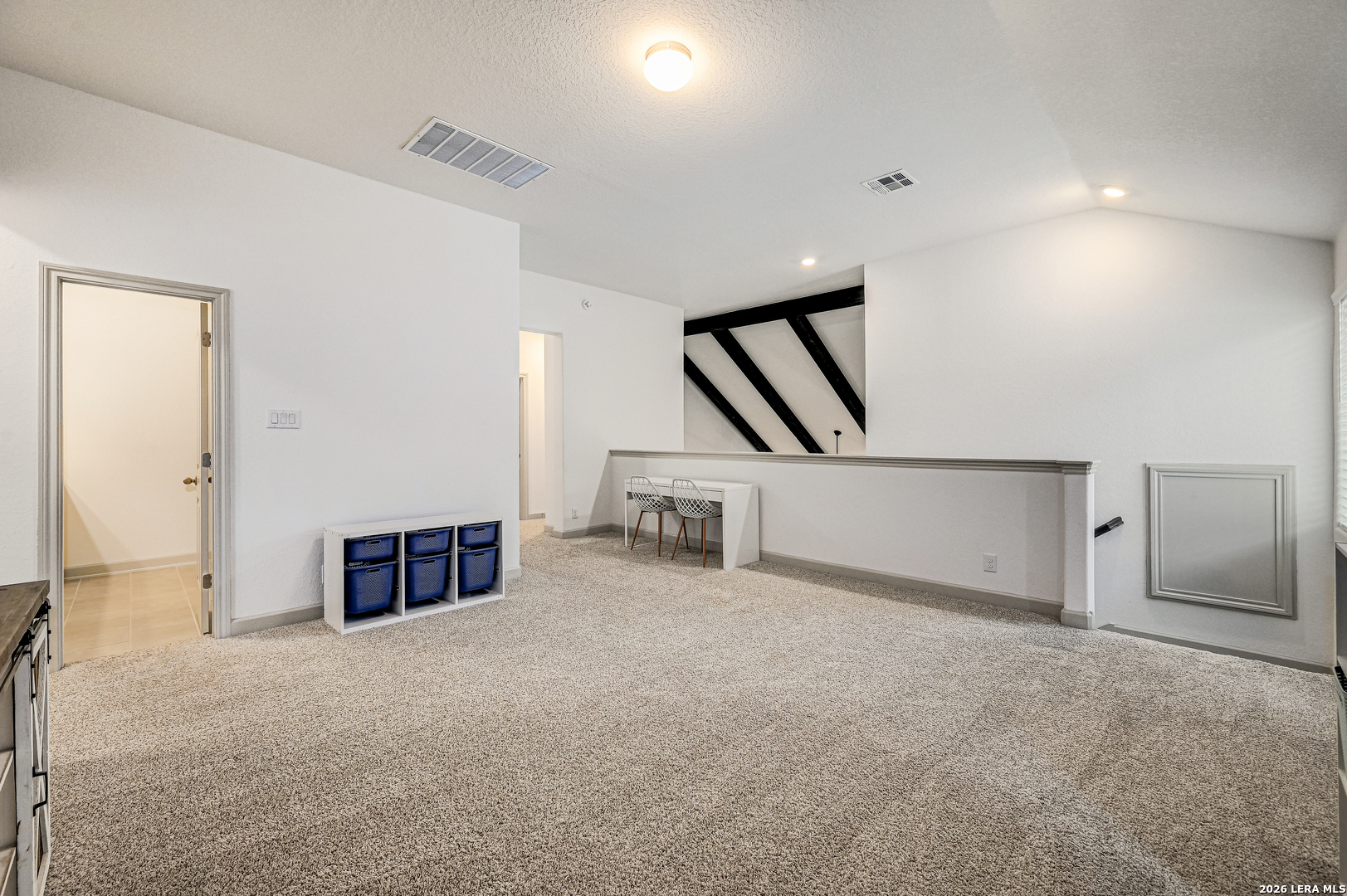 110 Breamoor Boerne, TX 78015 - Photo 27 of 38 a view of a livingroom with an entryway