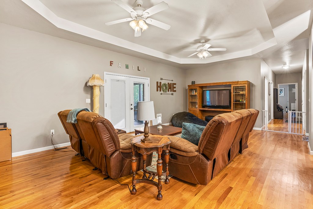 305 Pullham Road Greenwood, SC 29646 - Photo 4 of 28 Gallery Image 4