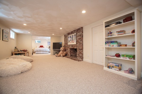 10 Nobscot Road Weston, MA 02493 - Photo 19 of 23 Gallery Image 19