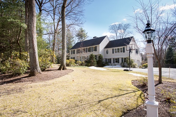 10 Nobscot Road Weston, MA 02493 - Photo 21 of 23 Gallery Image 21