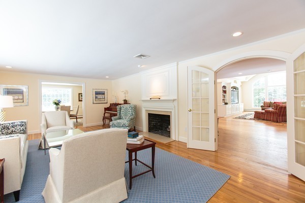 10 Nobscot Road Weston, MA 02493 - Photo 5 of 23 Gallery Image 5