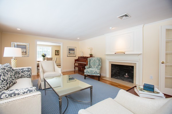 10 Nobscot Road Weston, MA 02493 - Photo 7 of 23 Gallery Image 7