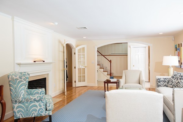 10 Nobscot Road Weston, MA 02493 - Photo 8 of 23 Gallery Image 8