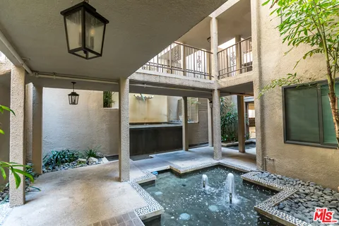 a picture of city view