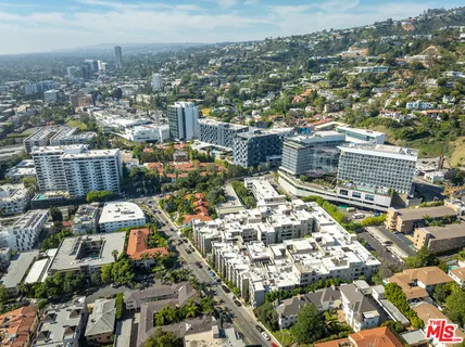 $1,075,000 | 8455 Fountain Avenue, Unit 302, West Hollywood, CA 90069