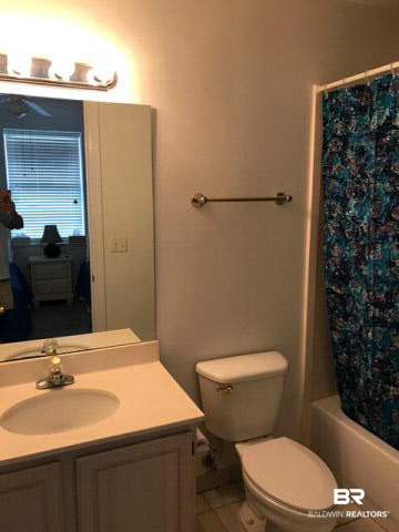 27284 Gulf Road, Unit 712 Orange Beach, AL 36561 - Photo 14 of 30 Guest Bathroom
