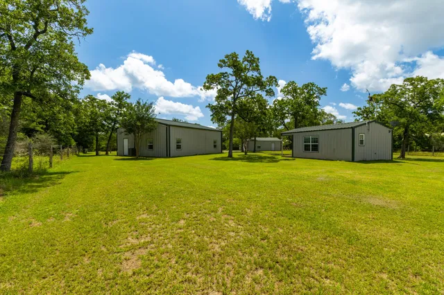 $2,100 | 1072 Papenberg Road, Columbus, TX 78934