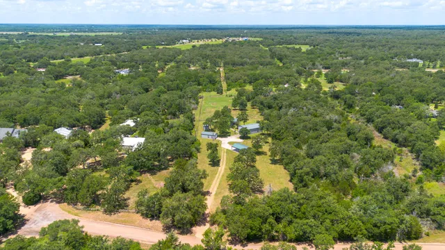$2,100 | 1072 Papenberg Road, Columbus, TX 78934