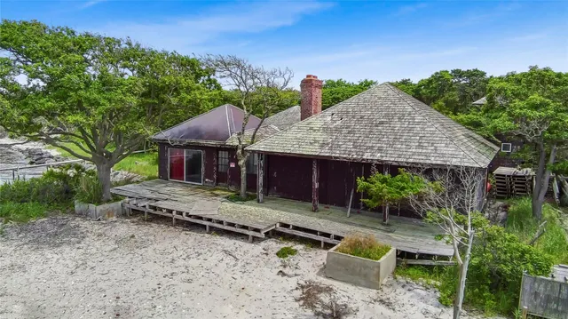 $1,100,000 | 466 Great South Bay Walk, Ocean Beach, NY 11770