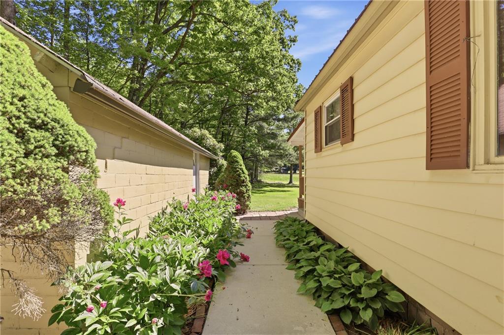 877 Berlin Plank Road Somerset, PA 15501 - Photo 6 of 38