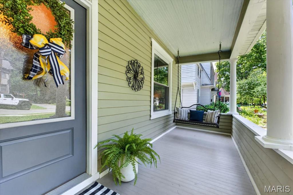 424 Spring Avenue Webster Groves, MO 63119 - Photo 2 of 34