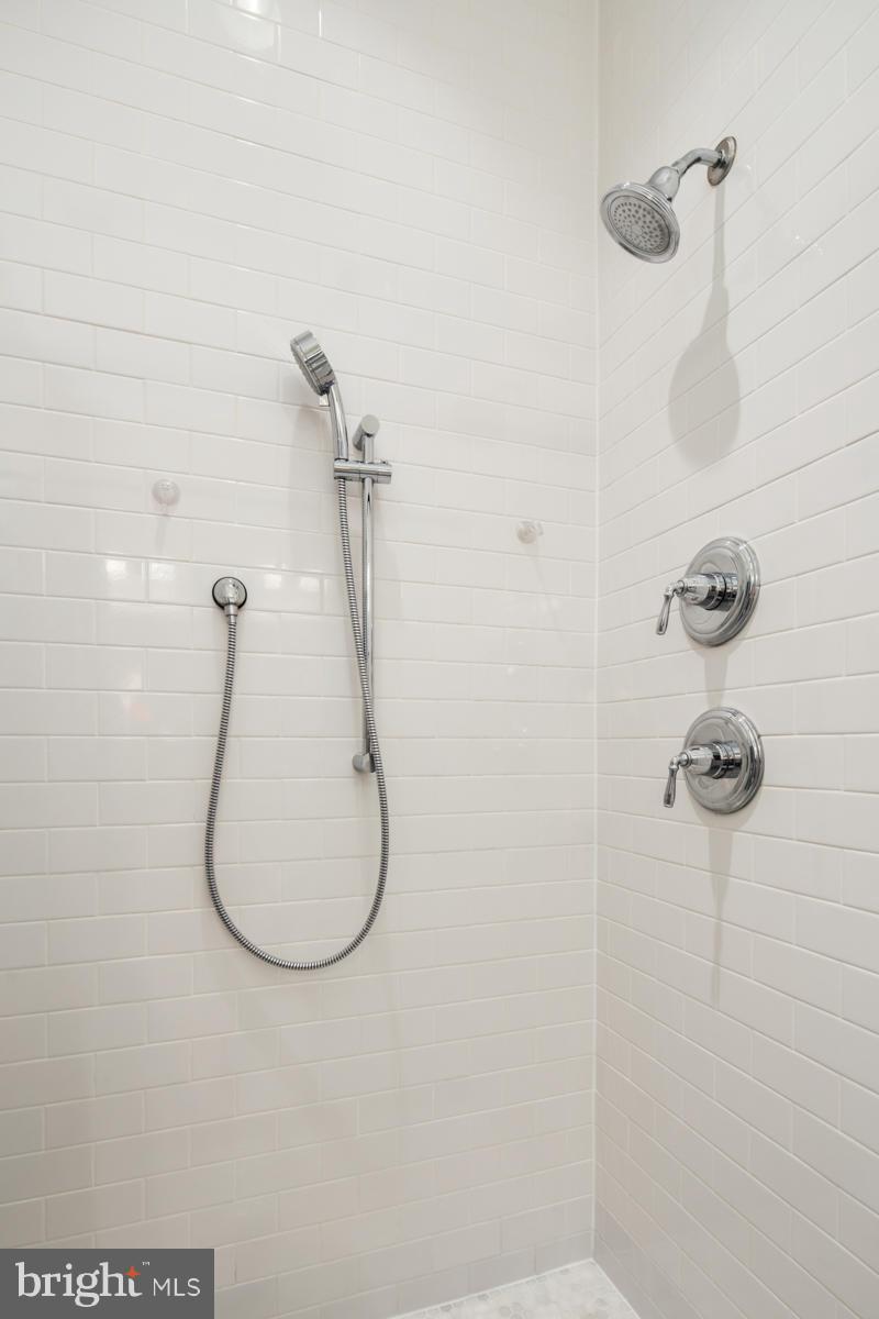 724 Roxboro Place Northwest Washington, DC 20011 - Photo 18 of 29 Bath