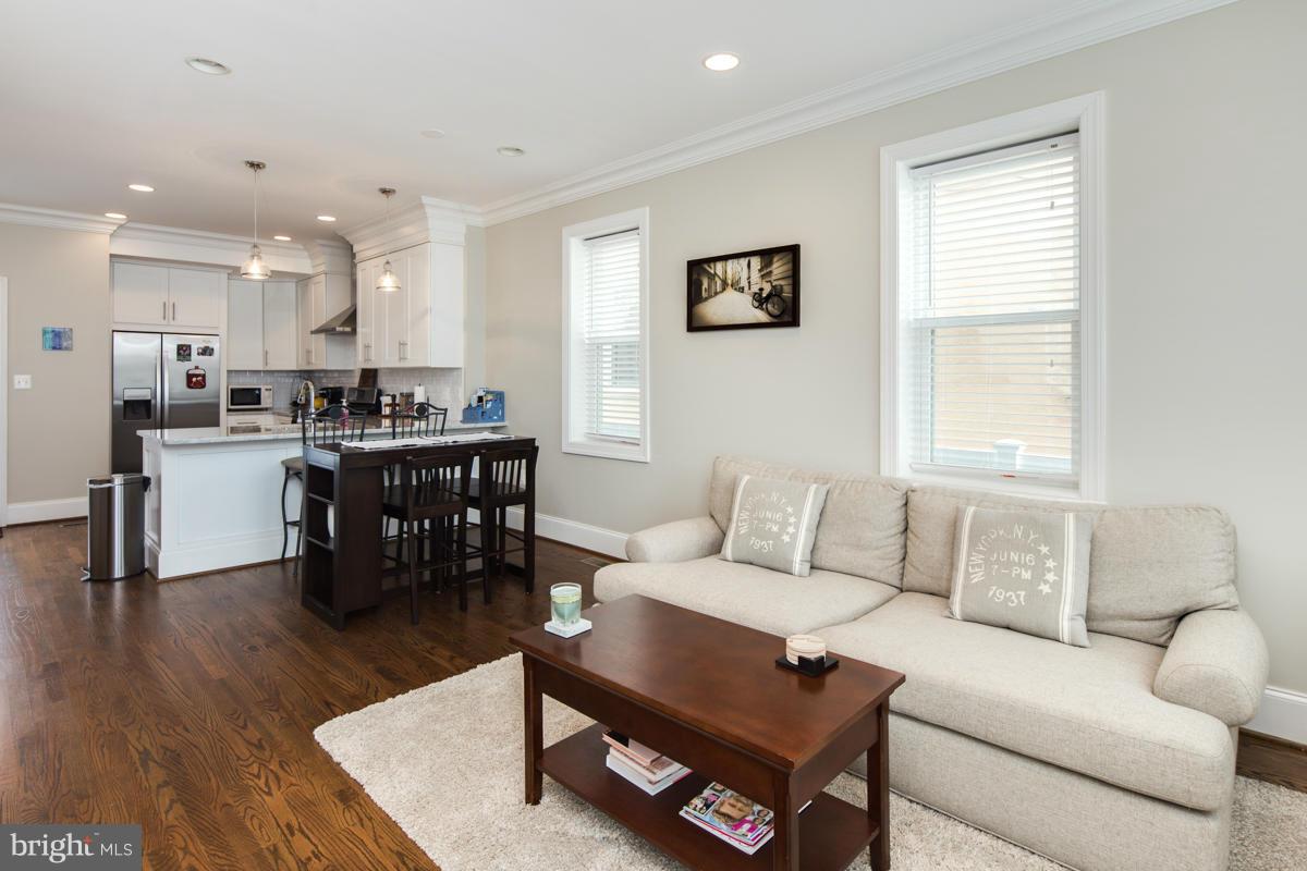 724 Roxboro Place Northwest Washington, DC 20011 - Photo 4 of 29 Living Room