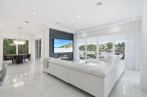 $5,995,000 | 5600 Coastal Drive, Boca Raton, FL 33487
