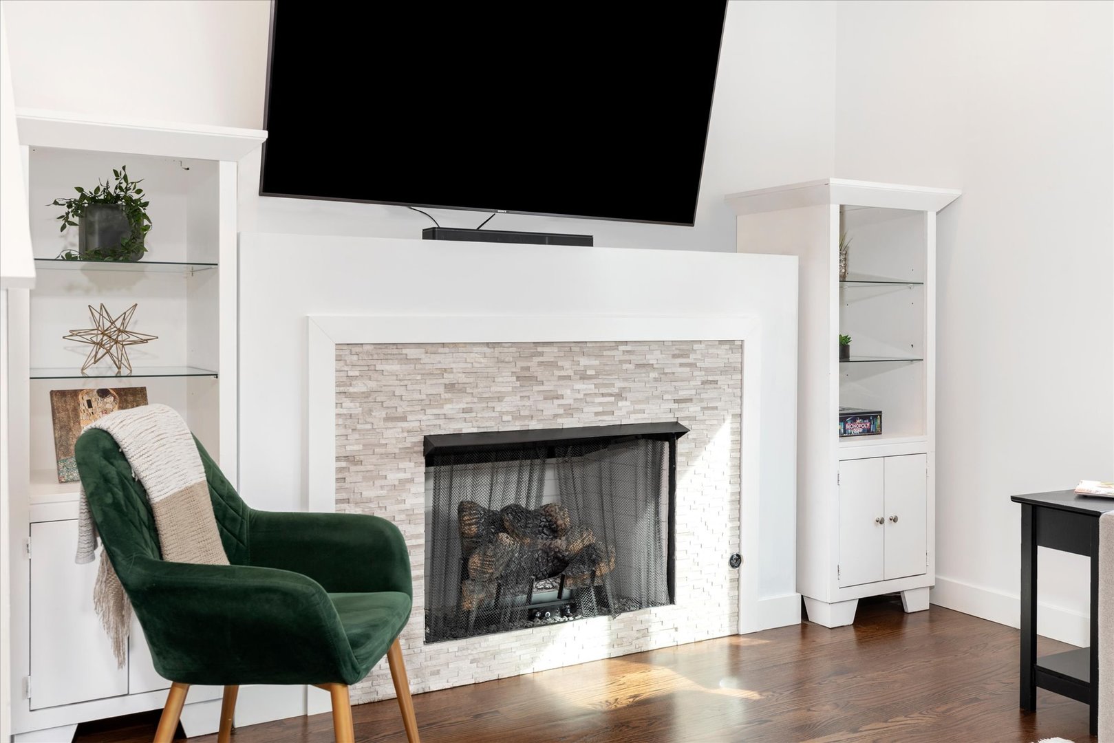 103 Home Avenue Oak Park, IL 60302 - Photo 13 of 33 a living room with furniture and a fireplace