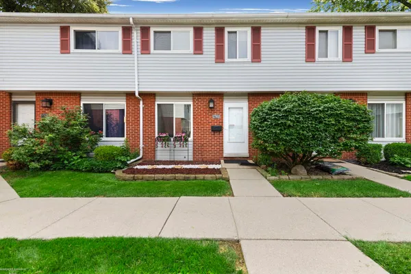 $60,000 | 27932 Eastwick Square, Roseville, MI 48066