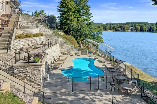 $180,000 | 680 East Hiawatha Drive, Unit 401, Wisconsin Dells, WI 53965