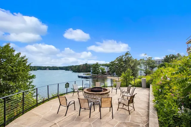 $180,000 | 680 East Hiawatha Drive, Unit 401, Wisconsin Dells, WI 53965