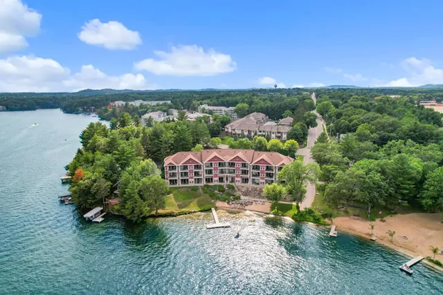 $180,000 | 680 East Hiawatha Drive, Unit 401, Wisconsin Dells, WI 53965