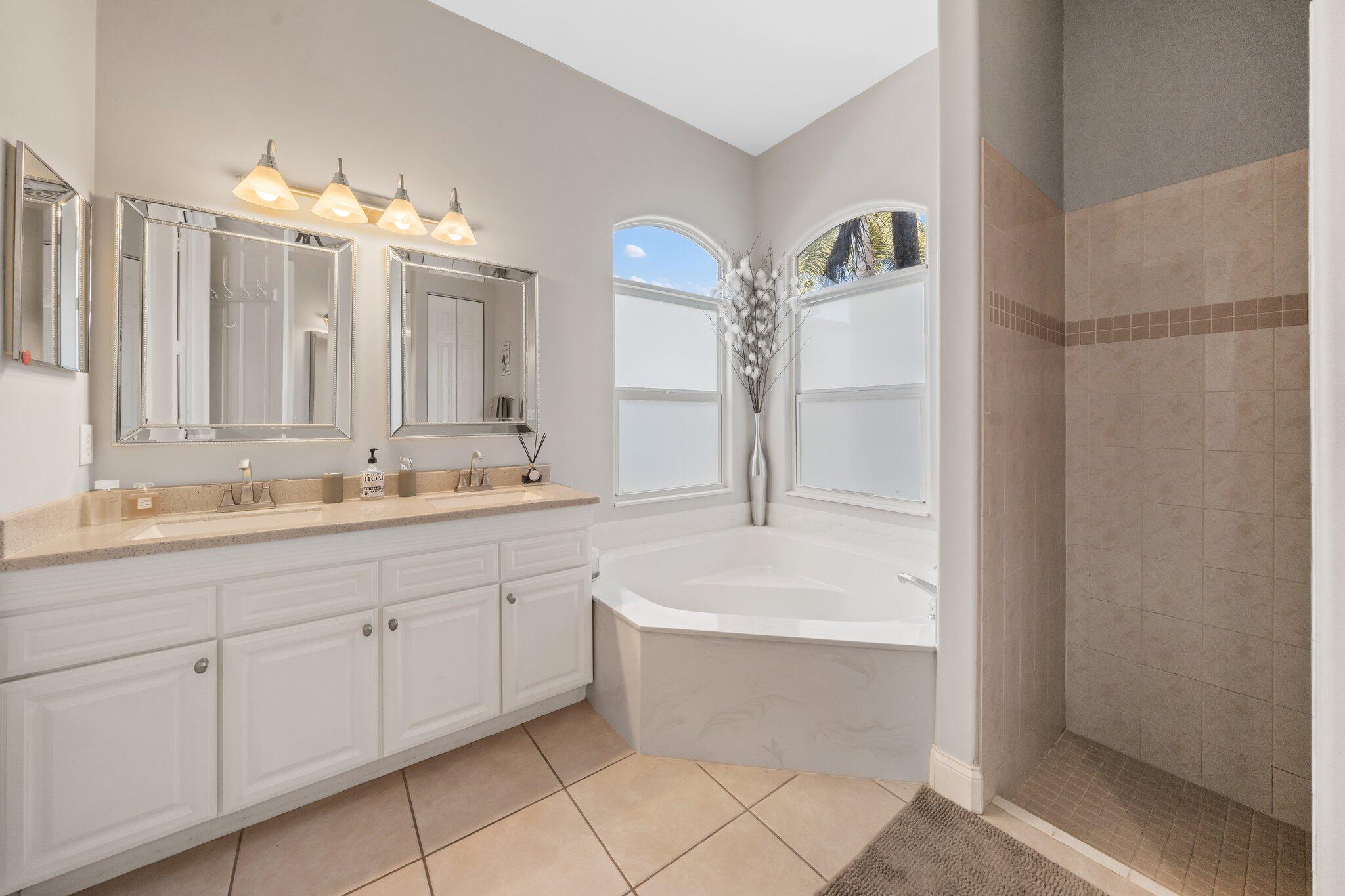 540 Rookery Place Jupiter, FL 33458 - Photo 25 of 58 180E0922-1FAD-4038-9638-85D5D98E5FA9