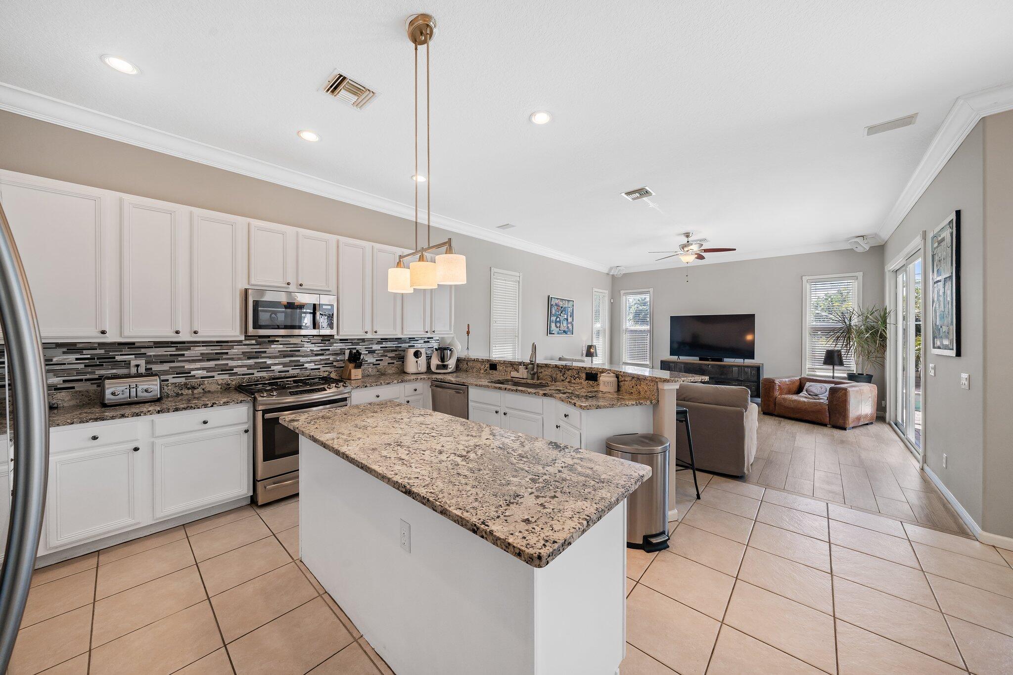 540 Rookery Place Jupiter, FL 33458 - Photo 10 of 58 967E1E56-BFF1-4B85-9CDD-72A703555E5D