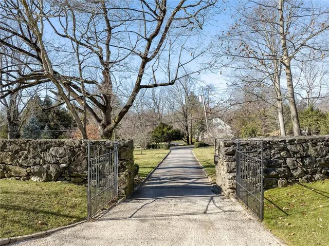 $3,195,000 | 15 Archer Road, Harrison, NY 10528