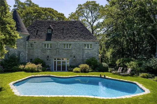 $3,195,000 | 15 Archer Road, Harrison, NY 10528